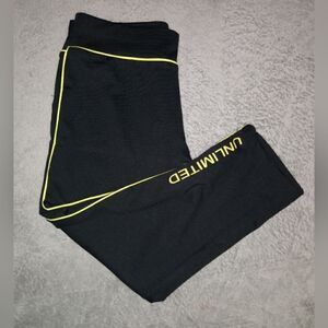 Imoda sport -Neon and & black leggings size Small NWT Great Condition
